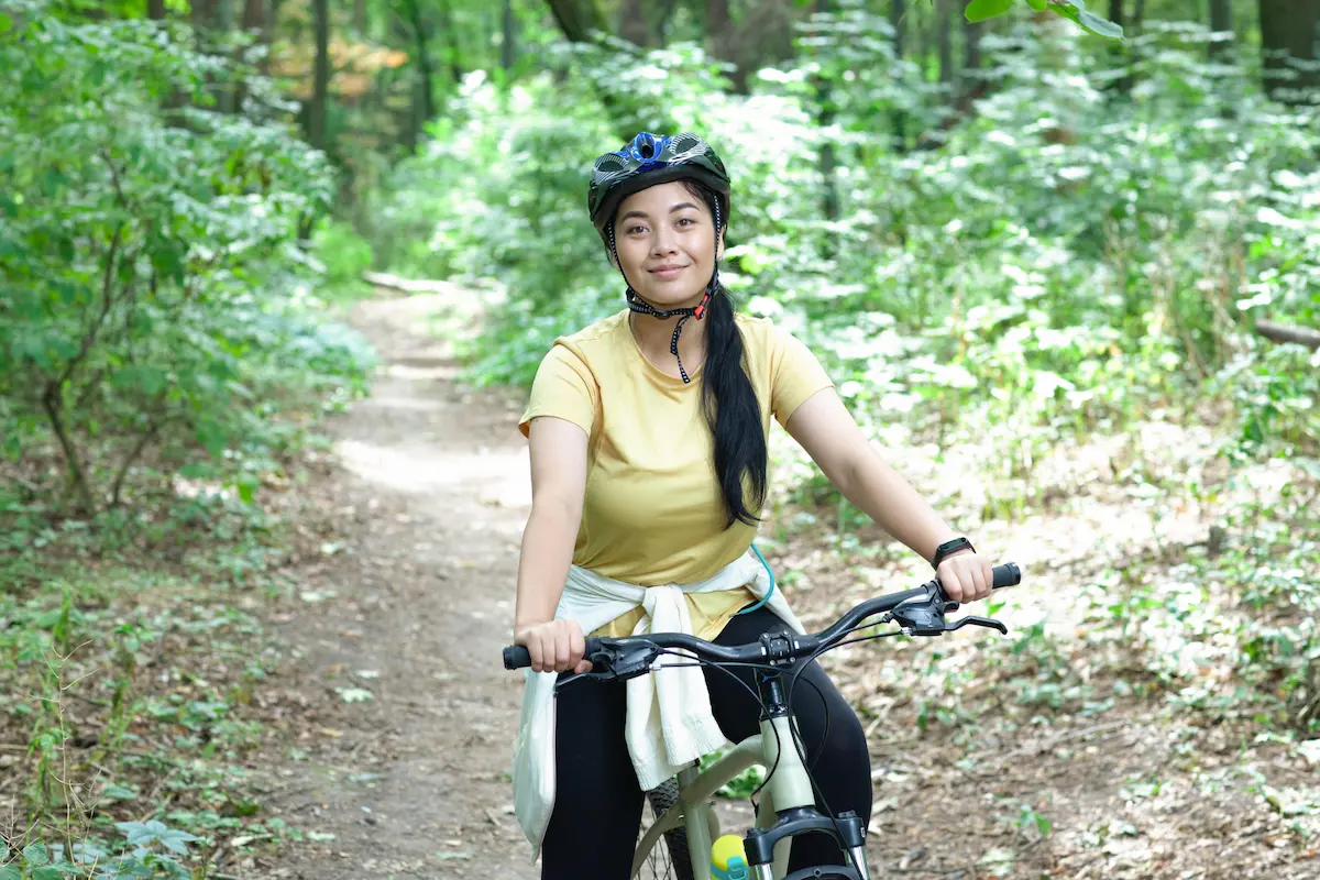 サイクリング女性